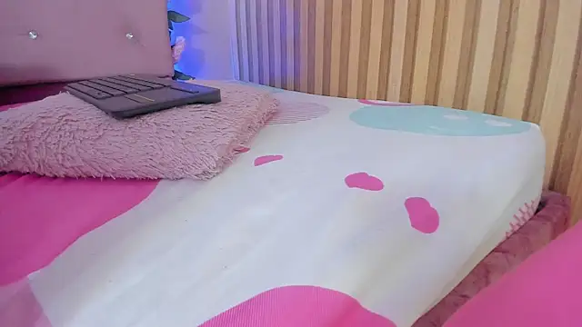 lovely__kiss__ webcam