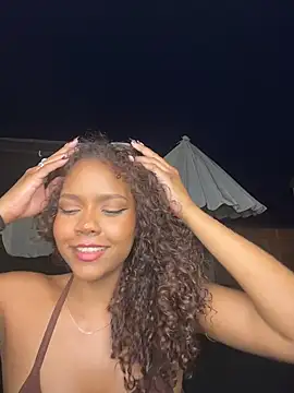 CurlyOopsieXXX webcam