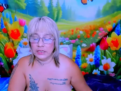 indianroxy webcam