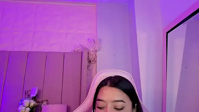MollyBigBoobs12 webcam