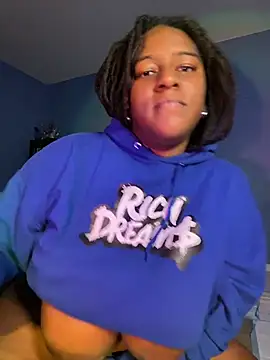 GirthGoddessCoco webcam