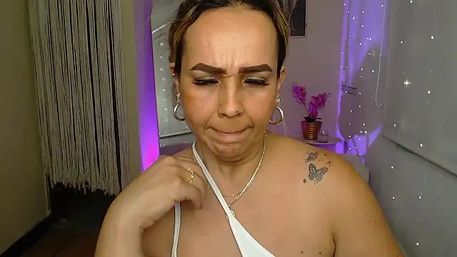 Aunty_milf webcam