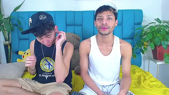 STRANGER_BOYS webcam