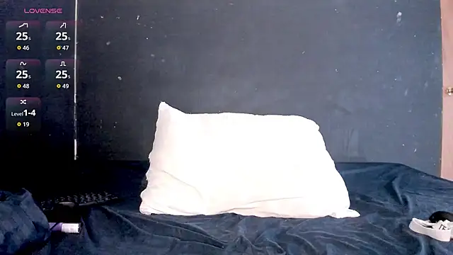 valen_thompson Live Web Cam Show
