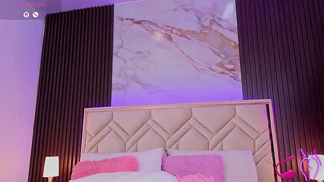 MiaaFarrel live cam on StripChat