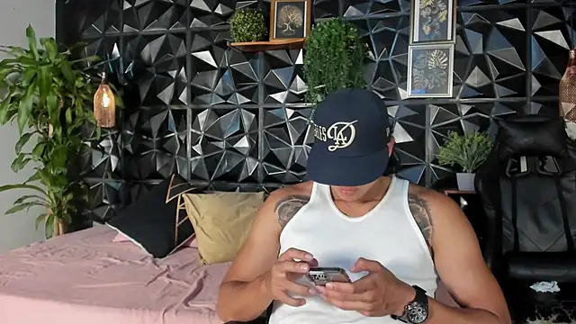 elliot_colton webcam