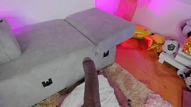 Amelie_Wine webcam