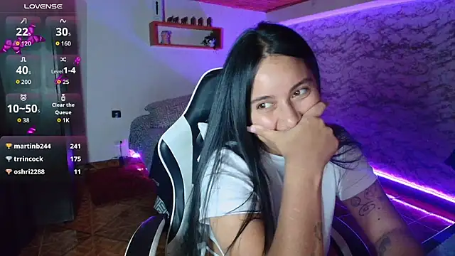 Camila_IRoose webcam