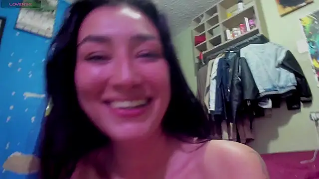 ANEVANS2 live cam on StripChat