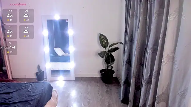 valen_thompson Live Web Cam Show