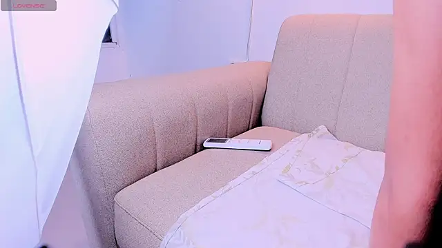 nyx_velvet webcam