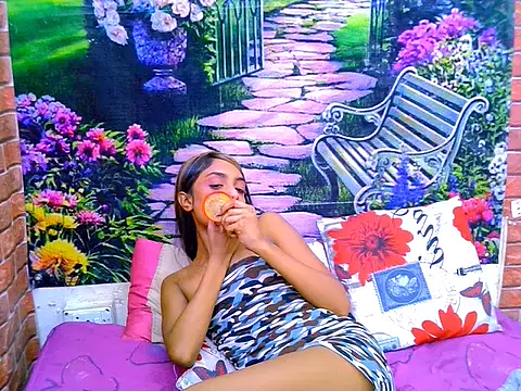 IndianPretty14u2Luv webcam