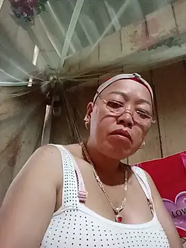 Agnes-baby live cam on StripChat