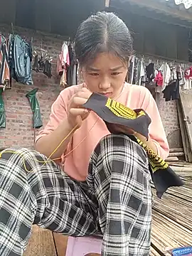 HeresThuy22 webcam