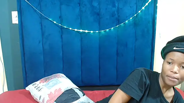 HotCreamyTea webcam