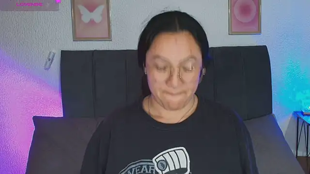 samm_curvy webcam