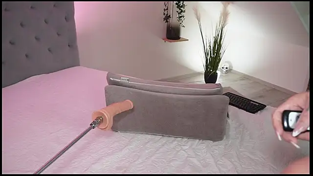 hotmilfbitch Live Web Cam Show