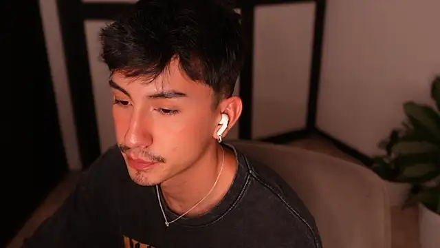 sweettaaron01 webcam