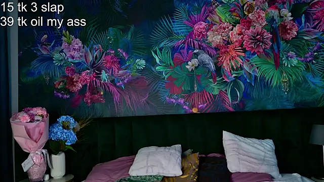 NicoleLuxe webcam