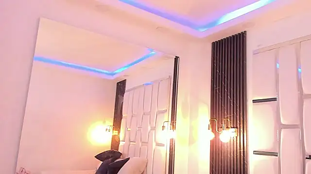Maia_Clark520 webcam