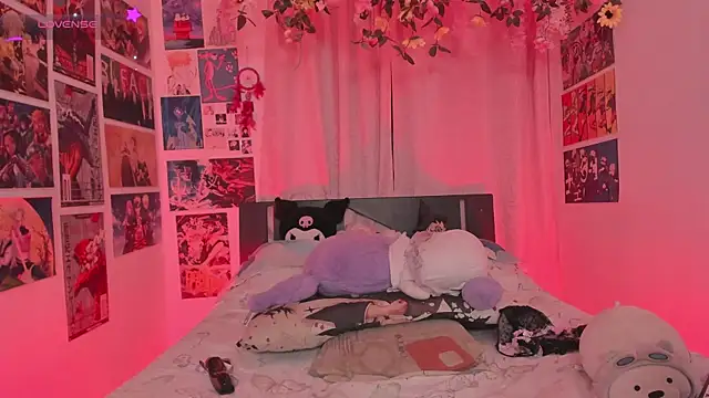 MissCurvyTop webcam