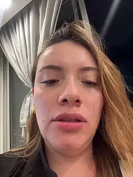 valery_mora webcam