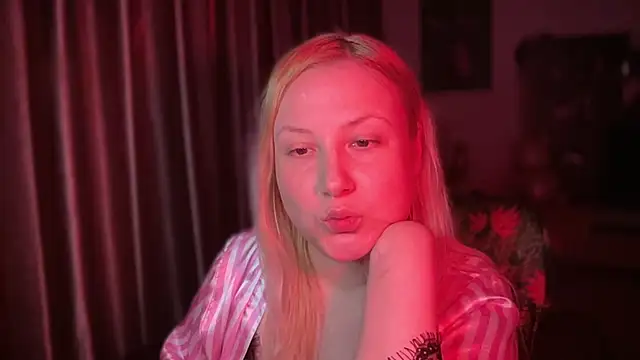 BikiHellena webcam