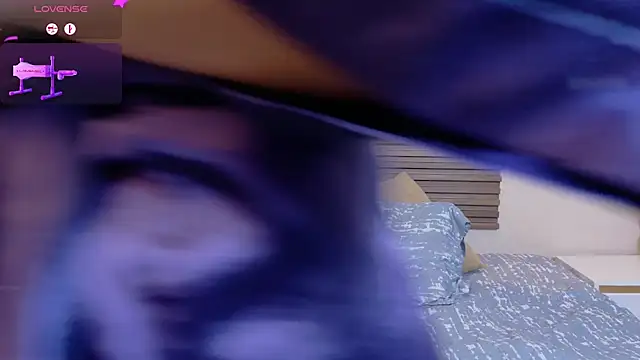 mia_gold_ webcam