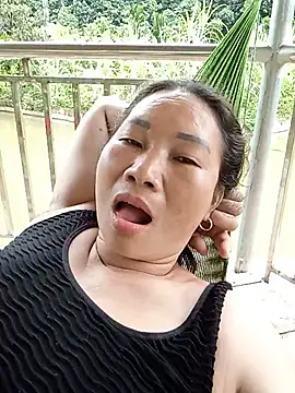 BlueGirlyeah webcam