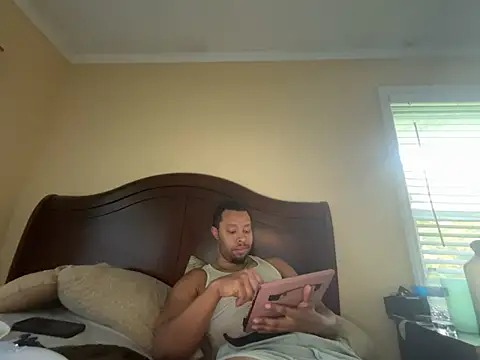 Charmingswoleking webcam