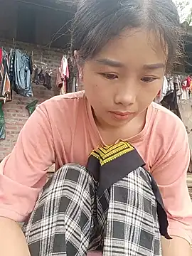HeresThuy22 webcam