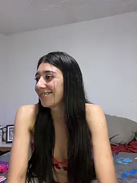KiraKayLeiigh webcam