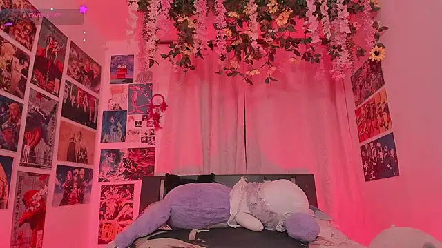 MissCurvyTop webcam