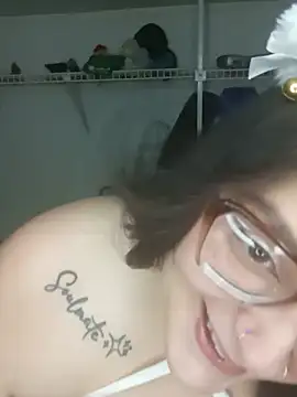 daphneev live cam on StripChat