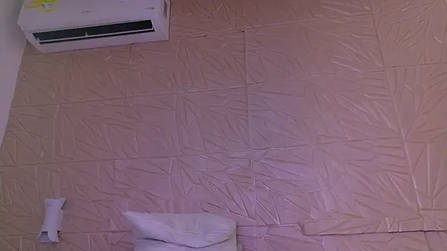 nina_bae webcam