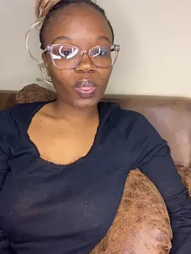 YummyMelanin117 webcam