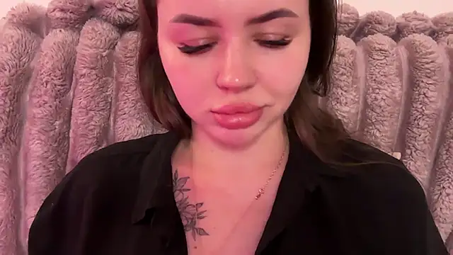 AlmaryKim webcam