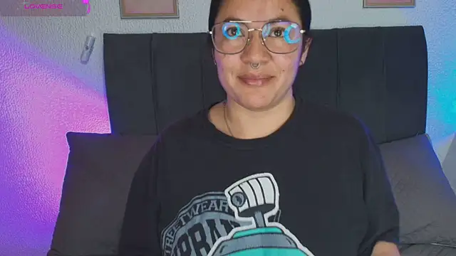 samm_curvy webcam