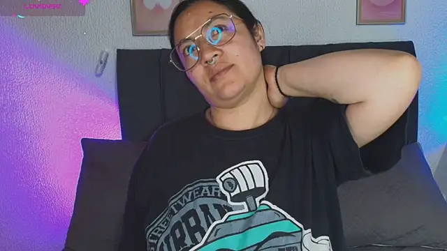 samm_curvy webcam