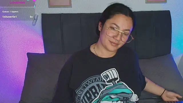 samm_curvy