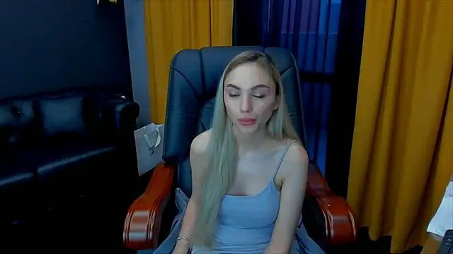 HaleySweet18 webcam