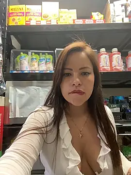 MIA_ROSSEEE live sex cam