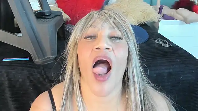 MiaMancini webcam