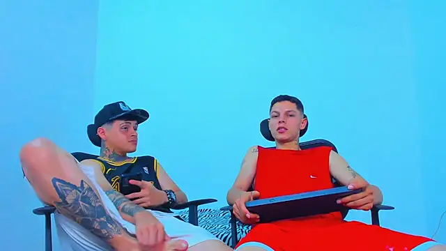 Thomas-Wil live cam on StripChat