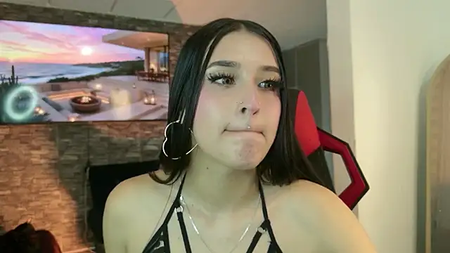 Charlotte_greys webcam