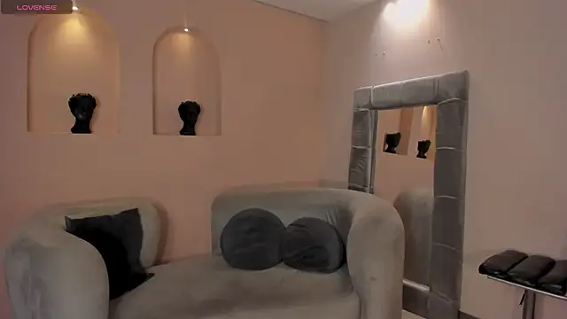 NiaSalvatore webcam