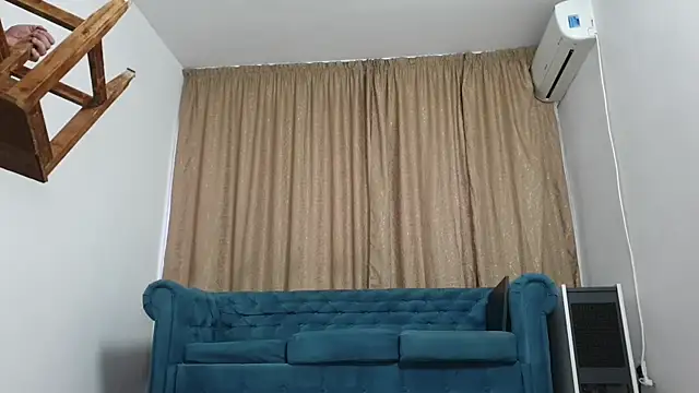 BLOND_GOD webcam