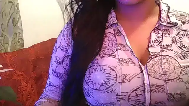 LustInLips webcam