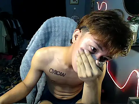 naughtyboyloy_0 webcam