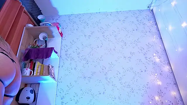 _Alexaavandercloude webcam